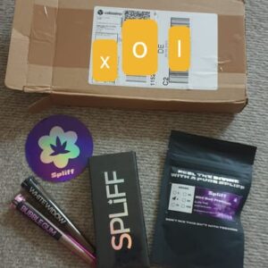 Opinión de cliente Caja de 3 porros pre-enrollados de CBD - Amnesia con foto - Spliff