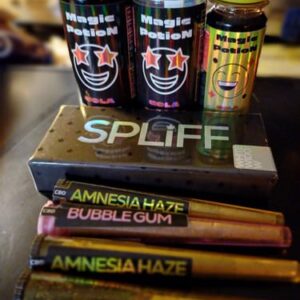 Opinión de cliente Caja de 3 porros pre-enrollados de CBD - White Widow con foto - Spliff