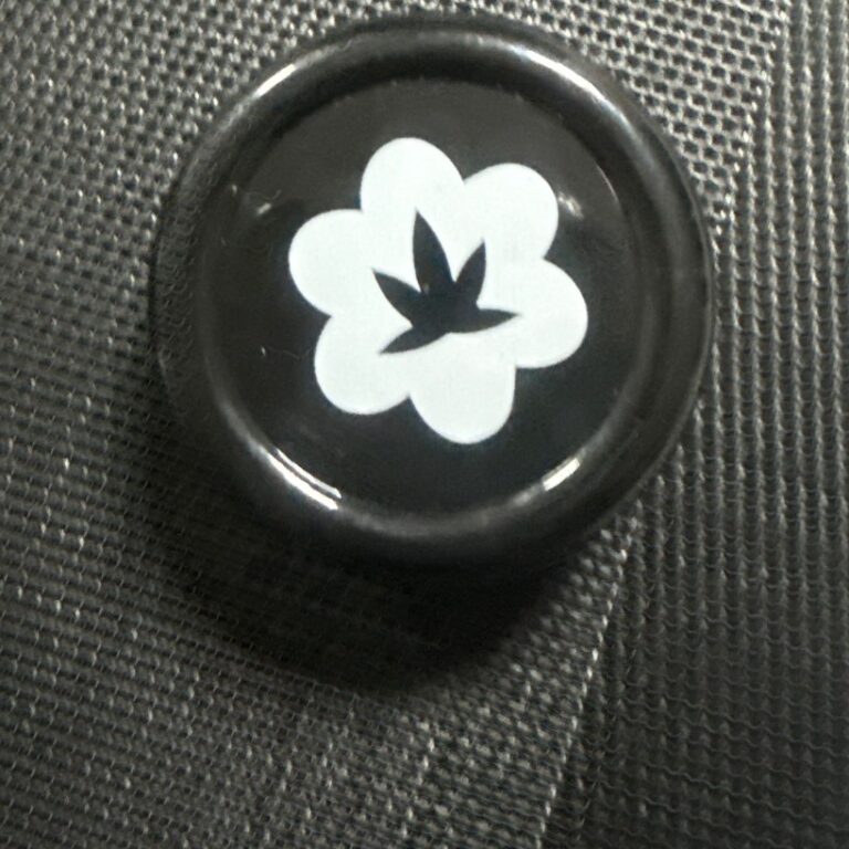 Click to view full screen Kundenbewertung Mini Grinder mit Foto - Spliff