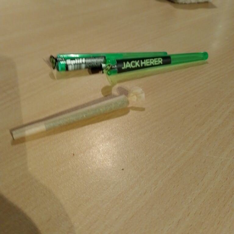 Opinión de cliente Porro de THCX pre-enrollado - Jack Herer con foto - Spliff