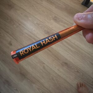 Opinión de cliente Porro de CBD pre-enrollado - Royal Hash con foto - Spliff