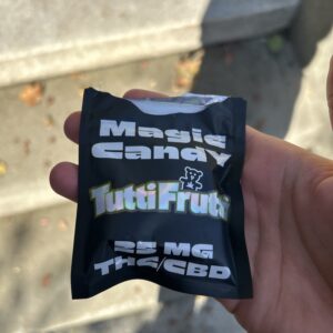 Opinión de cliente Magic Candy – Gominolas de THC – 100 MG con foto - Spliff