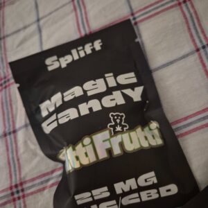 Opinión de cliente Magic Candy – Gominolas de THC – 100 MG con foto - Spliff