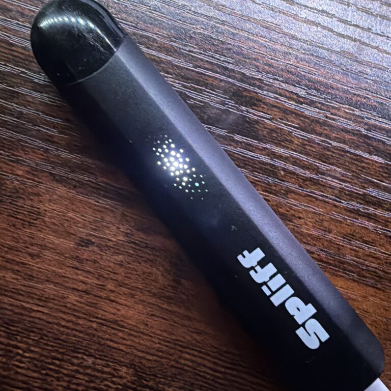 Click to view full screen Opinión de cliente Magic Vape con foto - Spliff