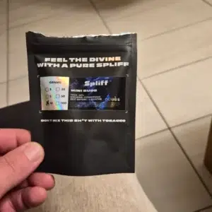 Opinión de cliente Minibud Premium - 30% THCX con foto - Spliff