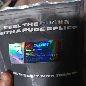 Opinión de cliente Minibud Premium - 30% THCX con foto - Spliff