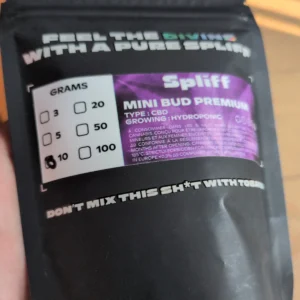 Opinión de cliente Minibud Premium - 30% THCX con foto - Spliff