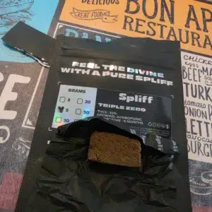 Opinión de cliente Triple Zero - 30% THCX con foto - Spliff