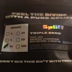 Opinión de cliente Triple Zero - 30% THCX con foto - Spliff