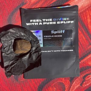Opinión de cliente Triple Zero - 30% THCX con foto - Spliff