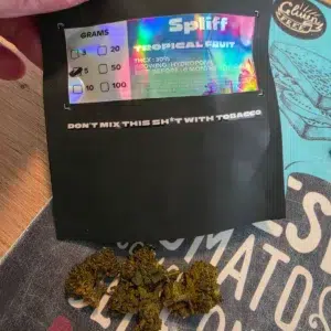 Opinión de cliente Tropical Fruit - 30% THCX con foto - Spliff